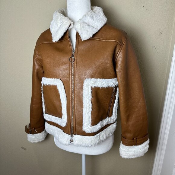 NASTY GAL Faux Leather & Faux Fur Cropped Jacker with Pockets Size 4 / Small - Picture 2 of 11